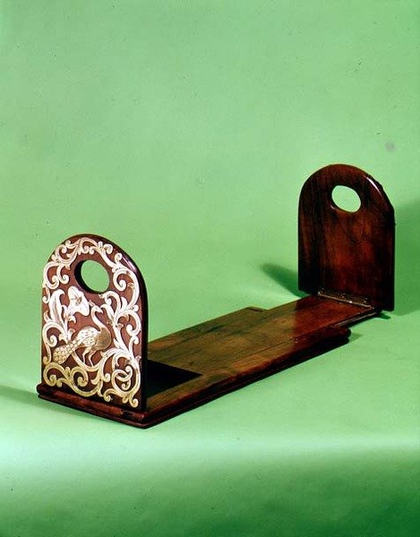 Fermalibri, metà XIX secolo da English School