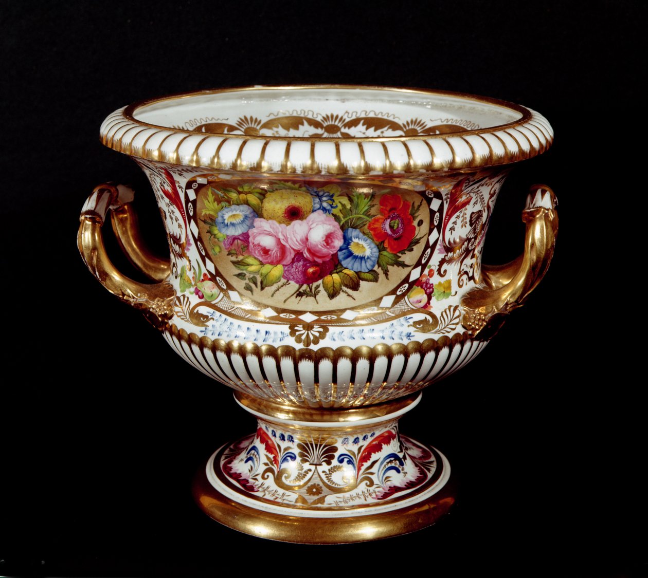 Urna in porcellana di Derby, dipinta a mano, c.1820 da English School