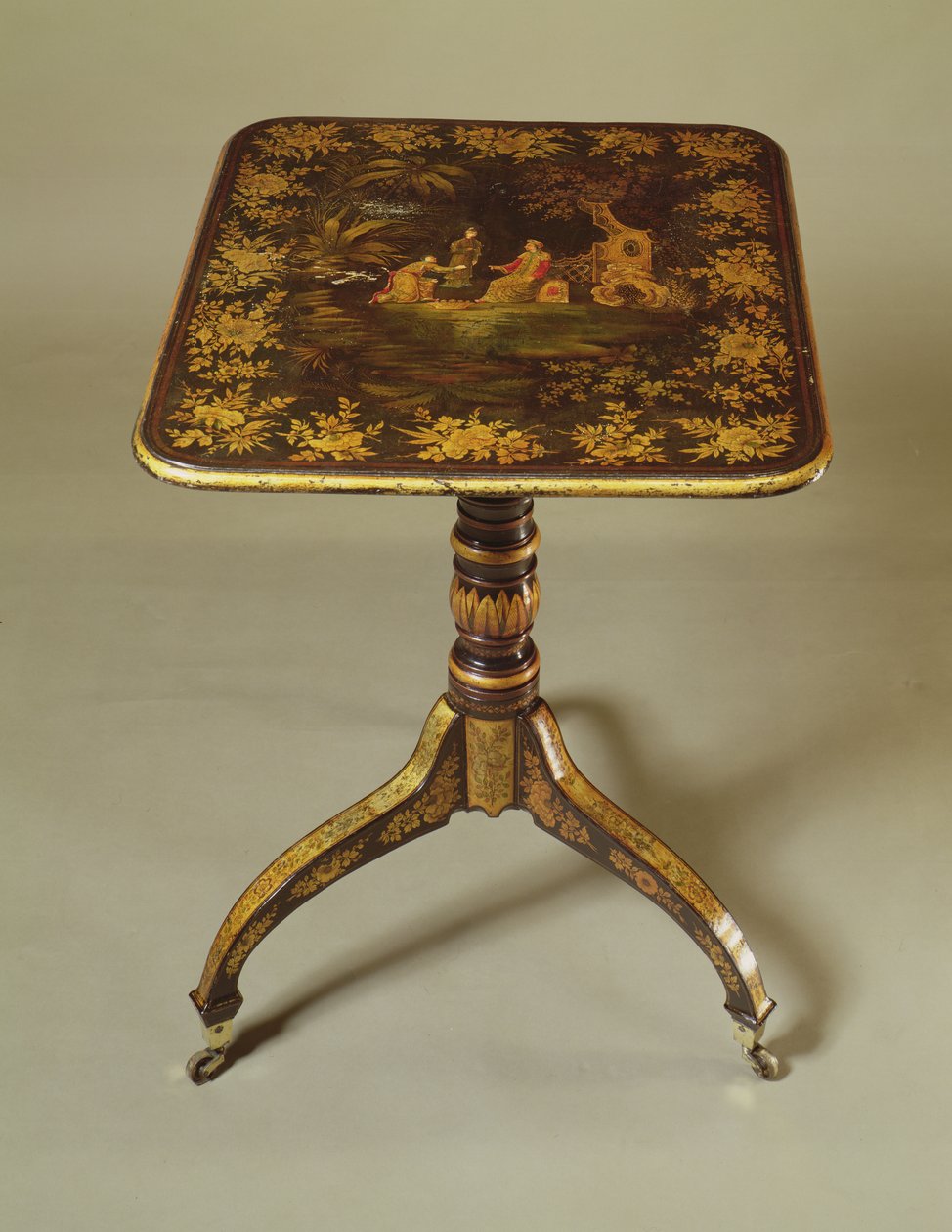 Tavolo a treppiede George III da English School