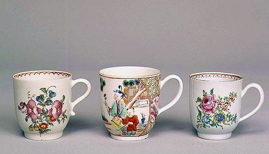 Tazza da caffè di Liverpool, c.1750-80; Tazza da caffè di porcellana di Lowestoft, 1778; Tazza da caffè di porcellana di Worcester, c.1750-70 da English School