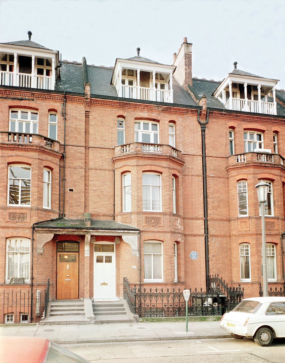 Casa di Oscar Wilde in Tite Street, Chelsea da English School