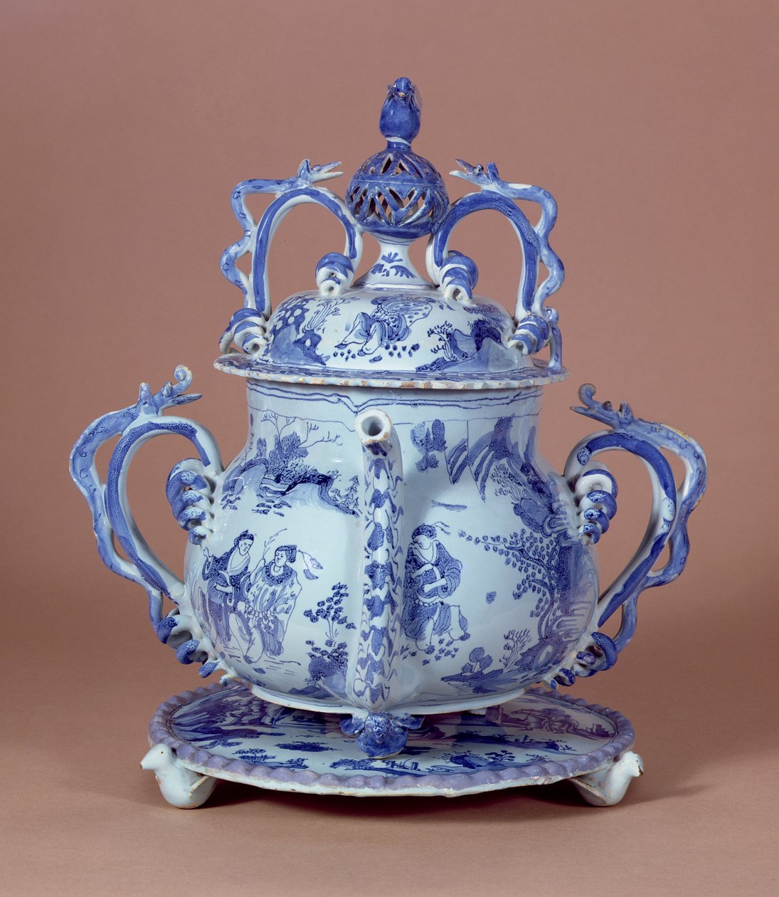 Posset Pot e Stand, Bristol, 1685 da English School