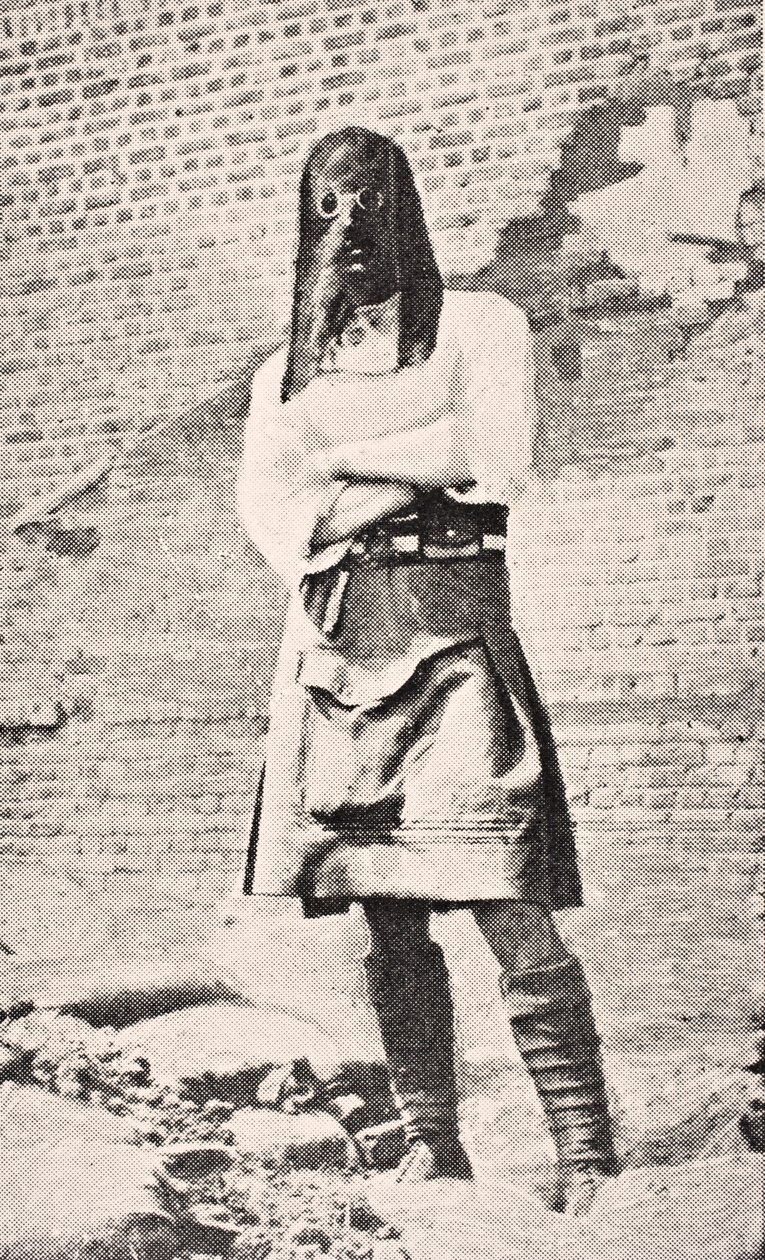 Soldato scozzese con maschera antigas nel 1915, da 