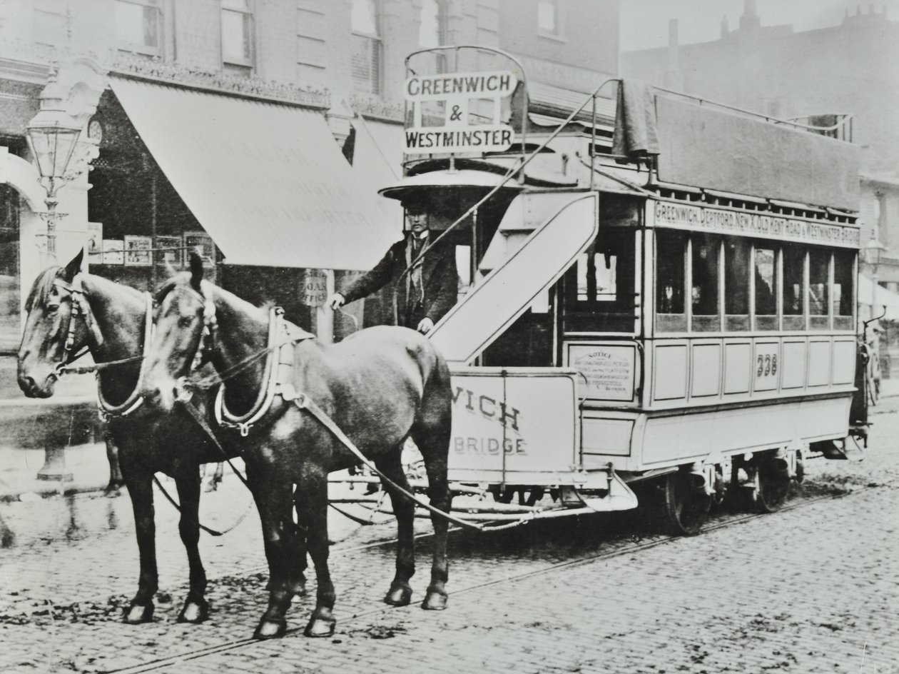 Tram trainato da cavalli Greenwich-Westminster, 1885 da English Photographer