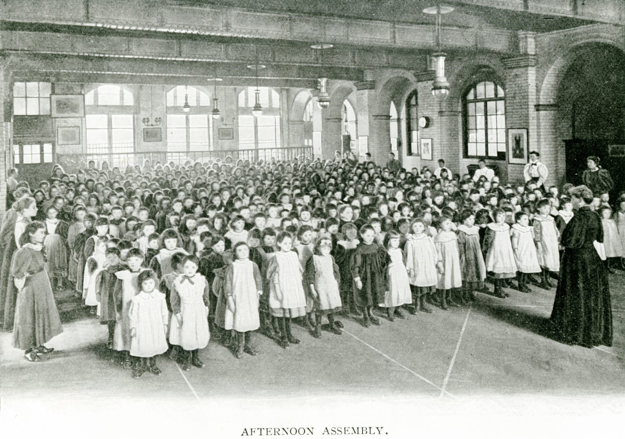 Assemblea pomeridiana, c.1900 da English Photographer