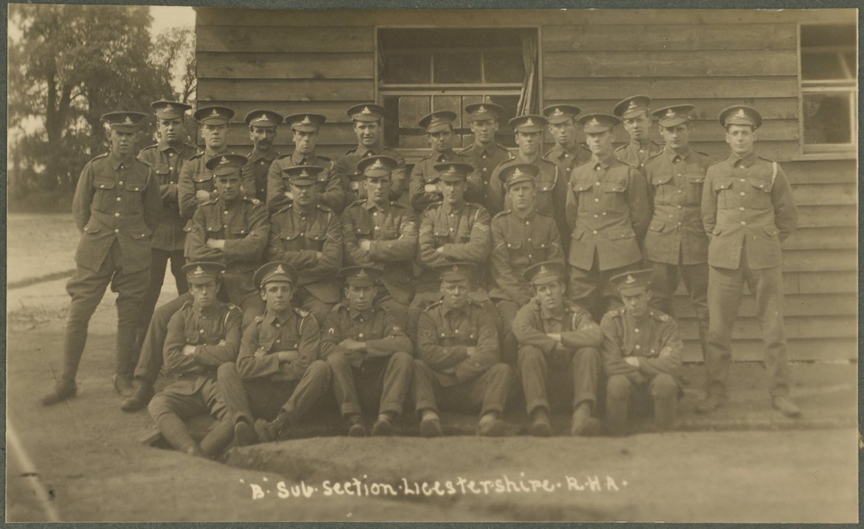 B Sottosezione, Leicestershire Royal Horse Artillery, in campo di addestramento a Diss, 1914-18 da English Photographer