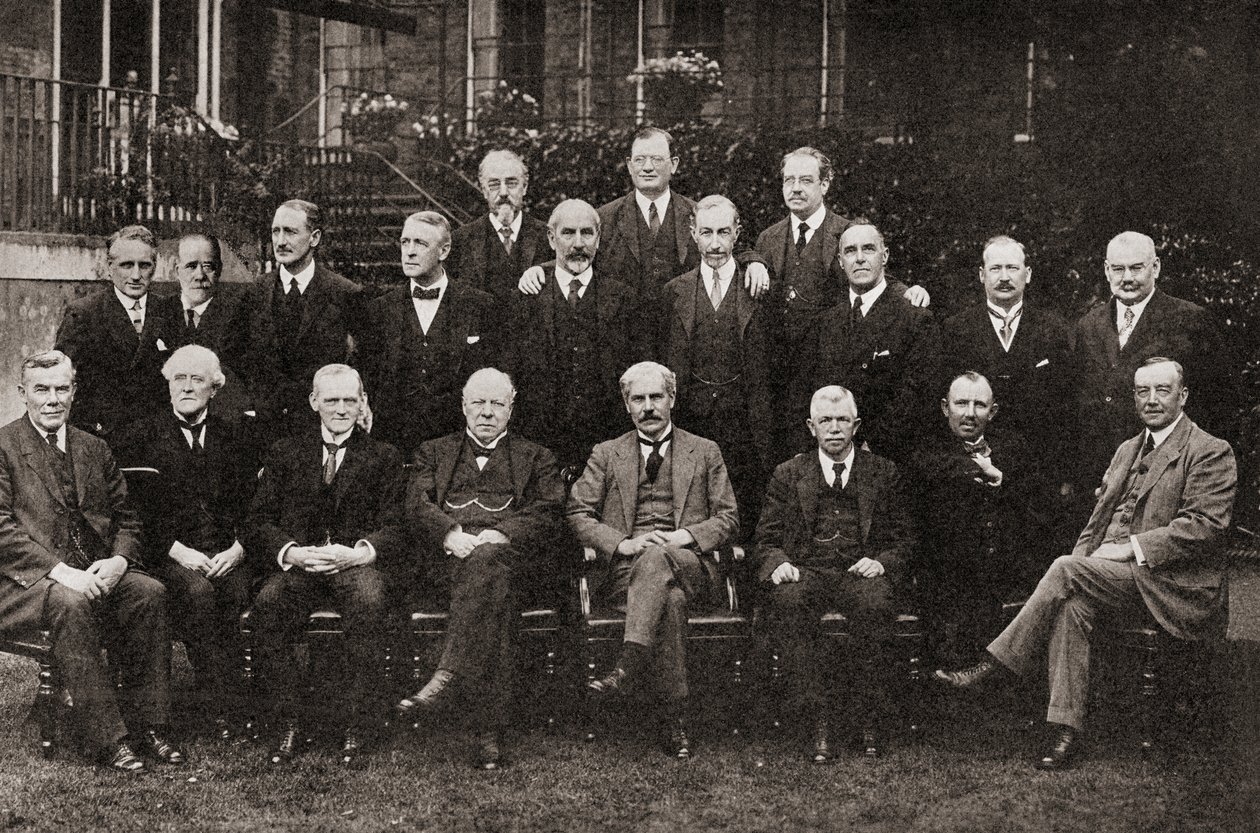 Il primo governo laburista britannico nel 1924, da La storia di venticinque anni, pubblicato nel 1935 da English Photographer