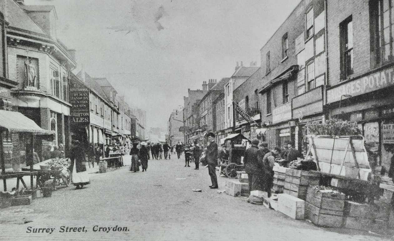 Britannia, Surrey Street, Croydon: mercato di strada, 1890 da English Photographer