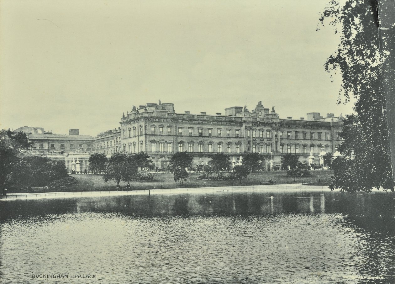 Buckingham Palace, Buckingham Palace, Westminster LB: vista generale, 1896 da English Photographer