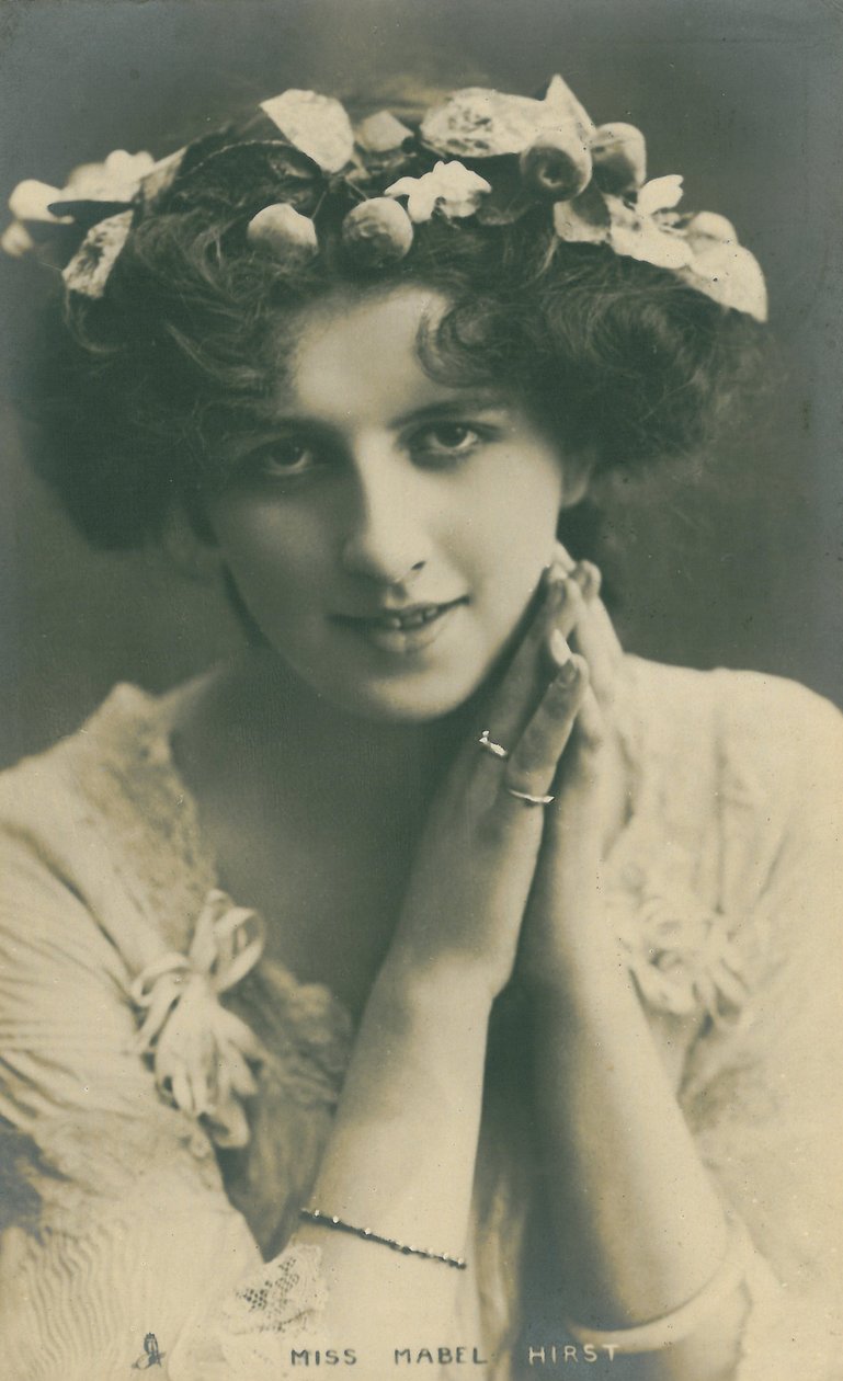 Celebrità del palcoscenico: Miss Mabel Hirst, c.1903-08 da English Photographer
