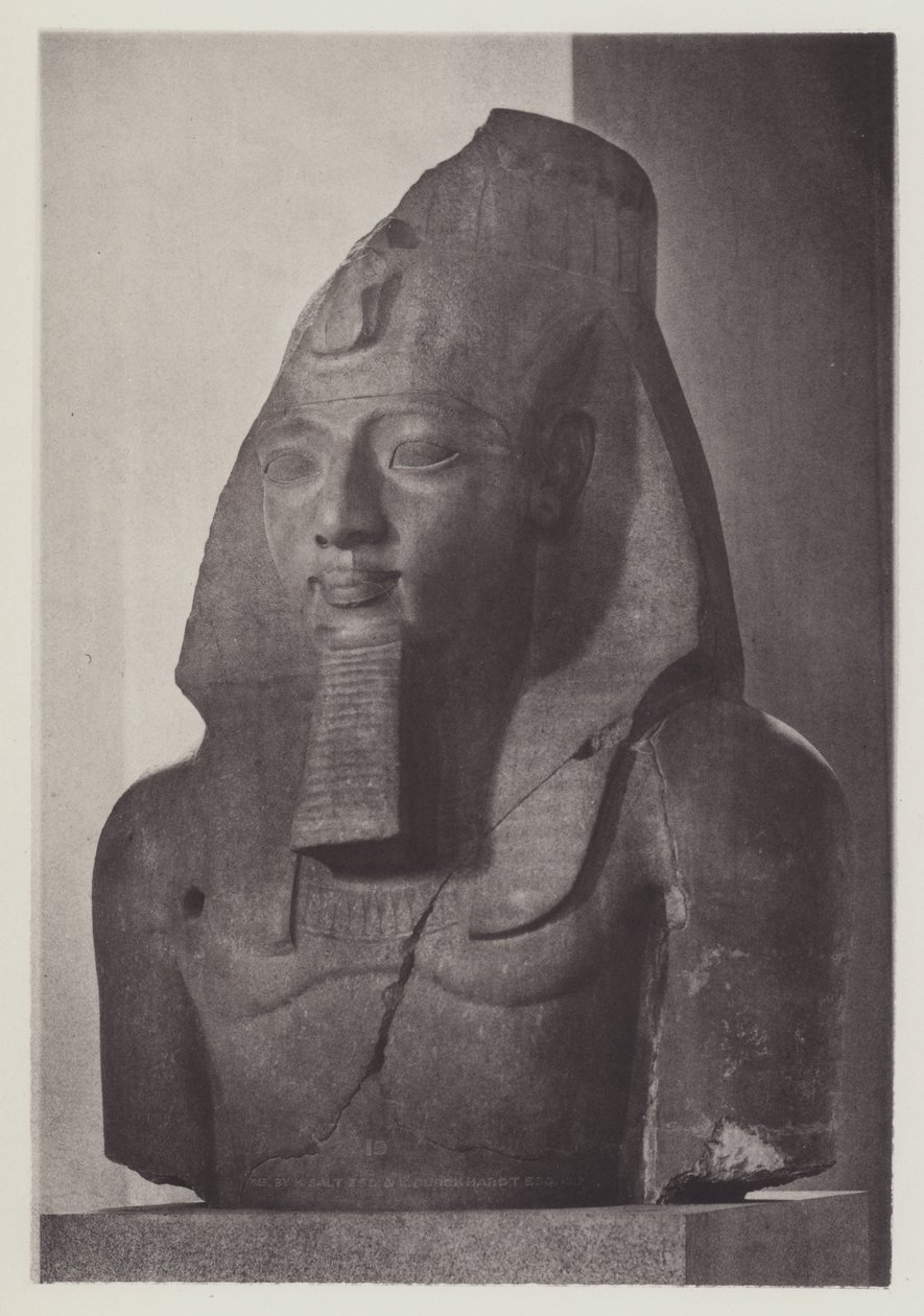 Testa colossale di Ramses II (foto b/n) da English Photographer