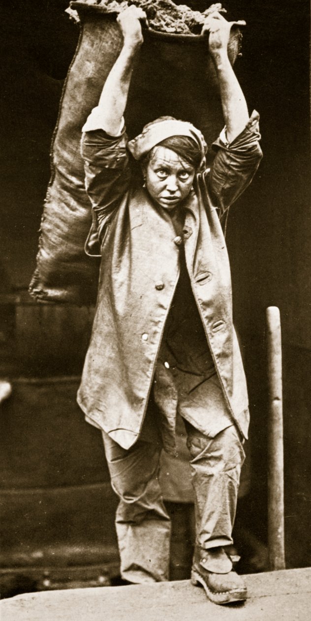 Consegna del carbone, stampa di Horace W. Nichols, c.1916 da English Photographer