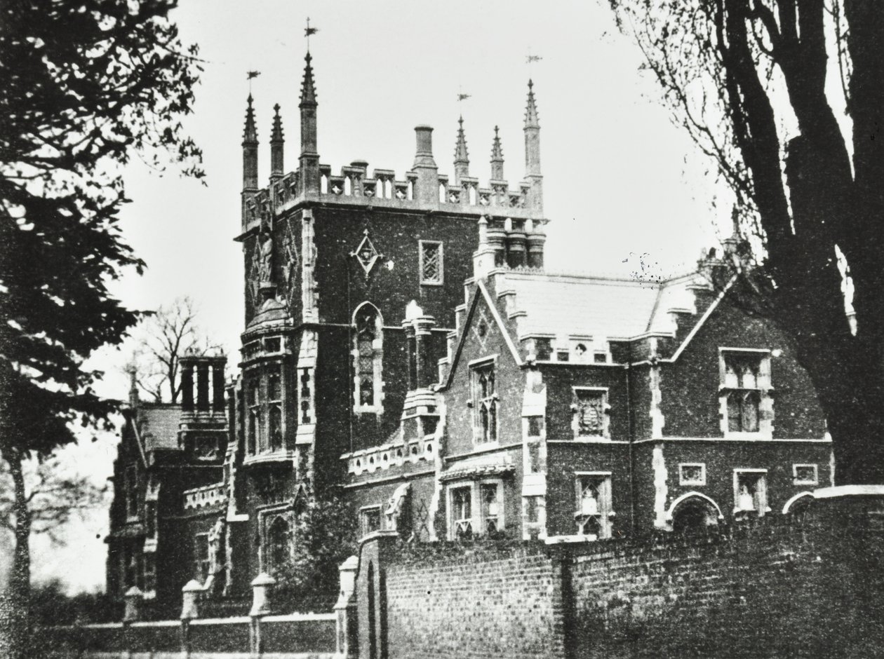 Elizabethan School, Broomhouse Lane: esterno, 1880 da English Photographer