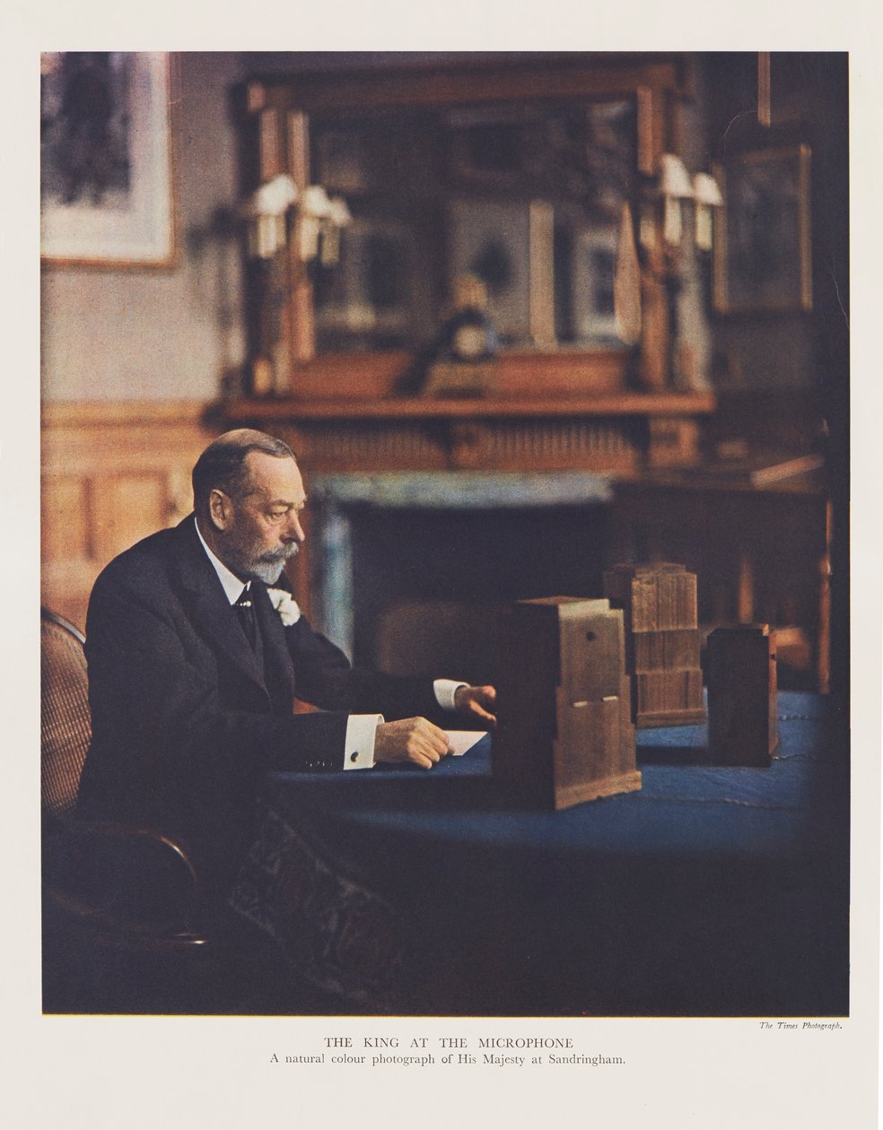 Re Giorgio V trasmette il suo messaggio di Natale al Commonwealth britannico e all