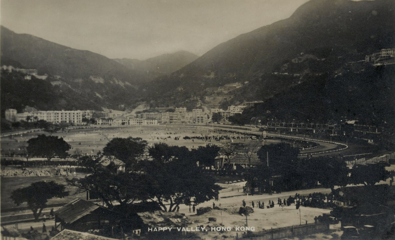 Happy Valley, Hong Kong, da un album di fotografie relative al servizio di Pte H. Chick, 1940 da English Photographer