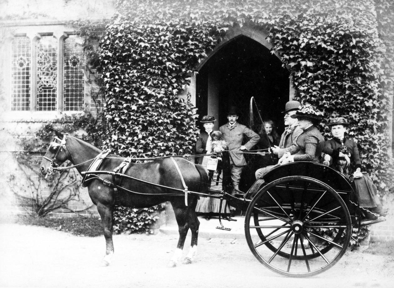 Giro in carrozza e cavallo, c.1890 da English Photographer