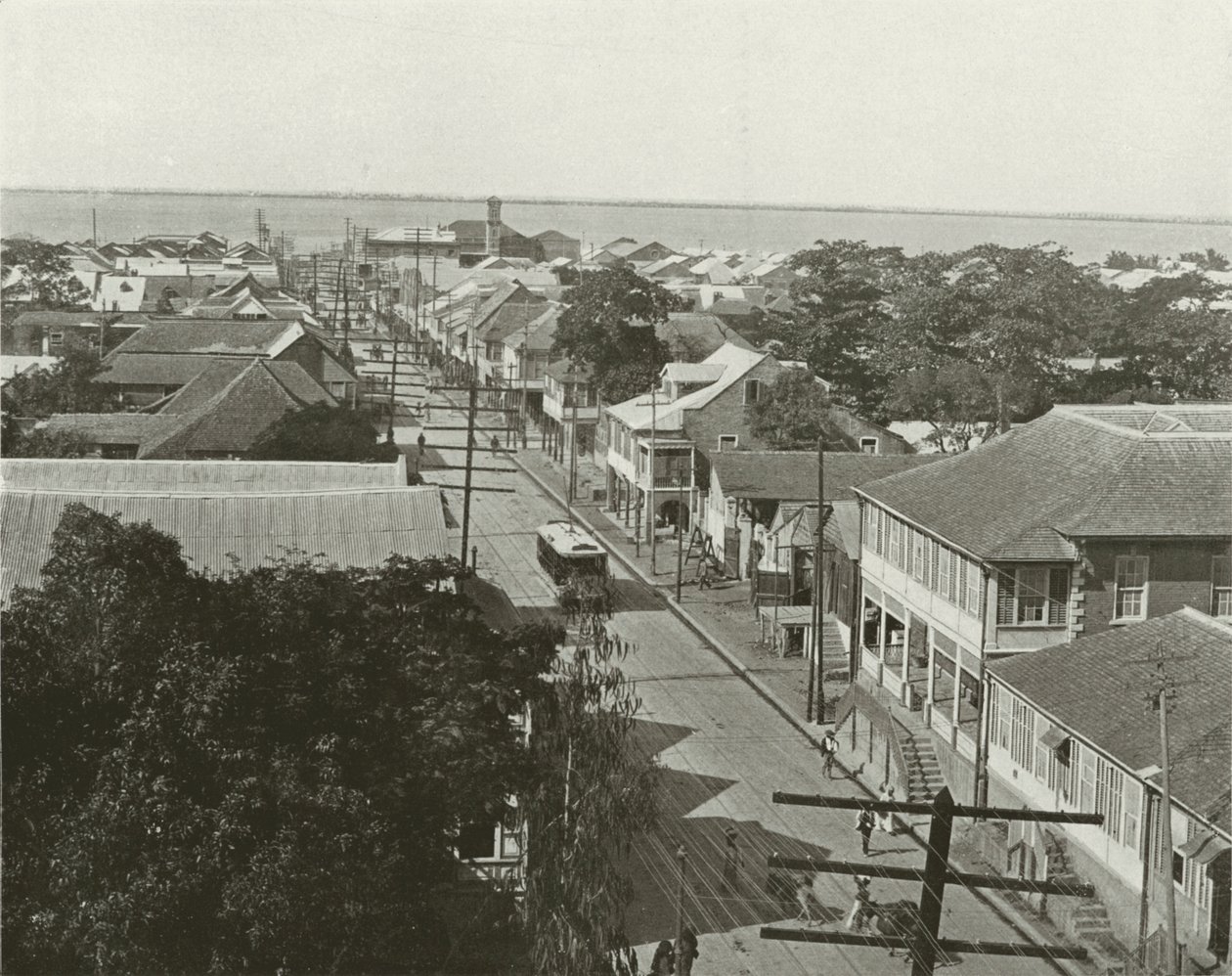 Giamaica: Old King Street vista da sud, Kingston (foto b/n) da English Photographer