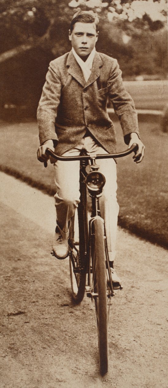 Re Edoardo VIII in bicicletta nel 1911 da English Photographer