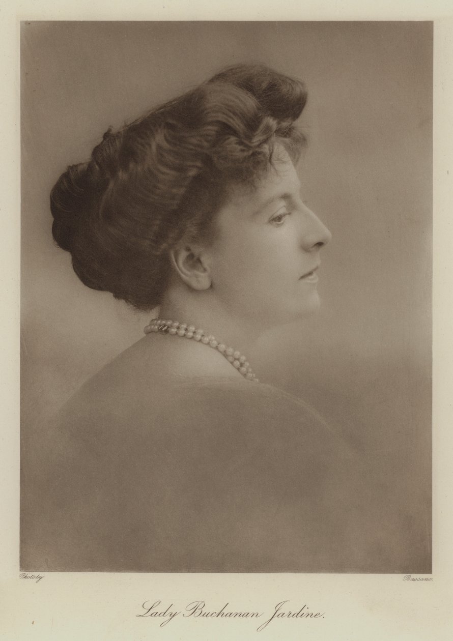 Lady Buchanan Jardine (foto b/n) da English Photographer