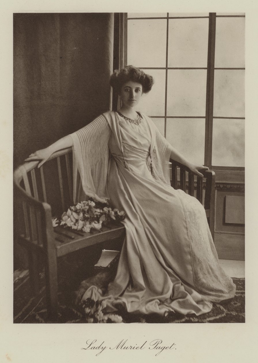 Lady Muriel Paget (foto b/n) da English Photographer