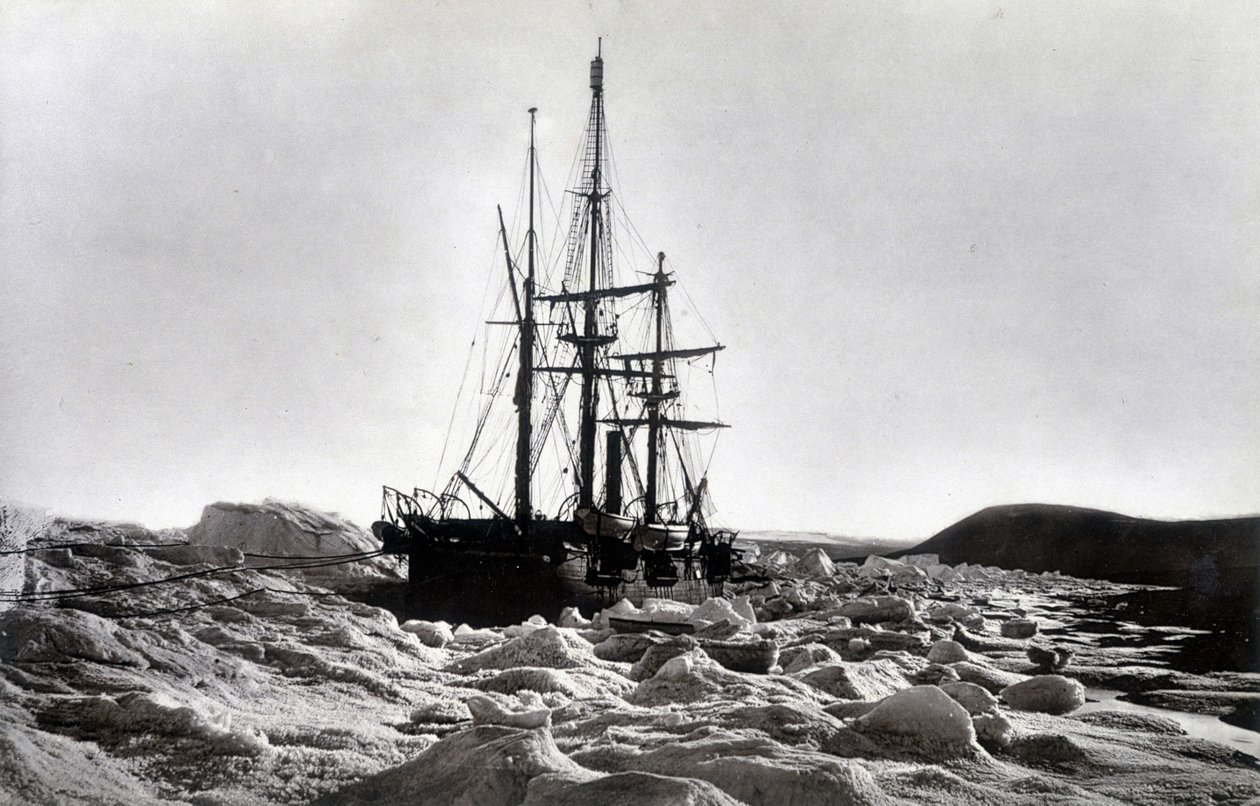 Polo Nord: "Alert" bloccata vicino a capo Beechey, canale di Robeson - in "Narrative of a voyage to the Polar See during 1875-76", G.S. Nares, ed. Londra da English Photographer