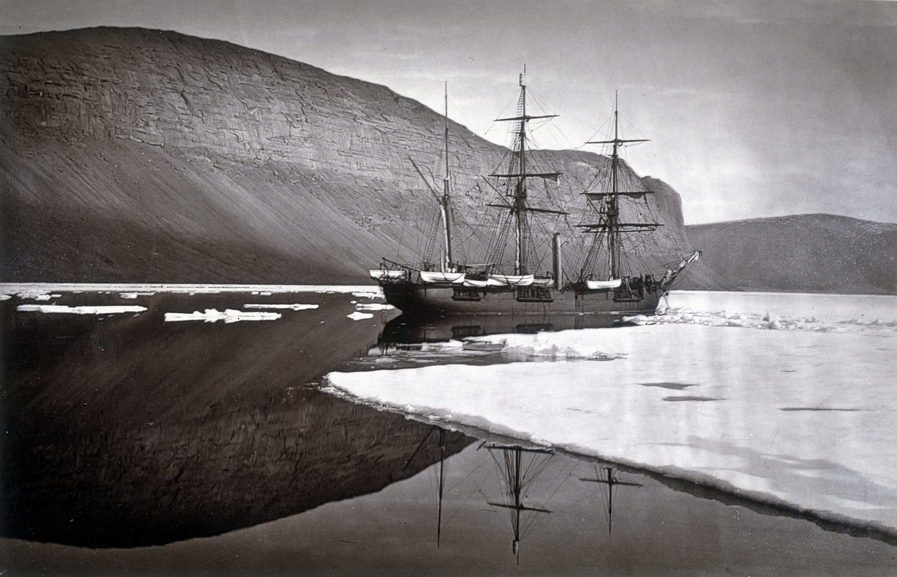 Polo Nord: Fermato dal ghiaccio al largo di capo Prescott - in "Narrative of a voyage to the Polar See during 1875-76", G.S. Nares, ed. Londra da English Photographer