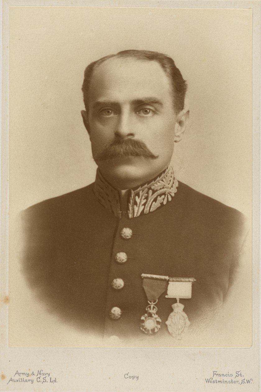 Ritratto di Francis Younghusband (foto b/n) da English Photographer