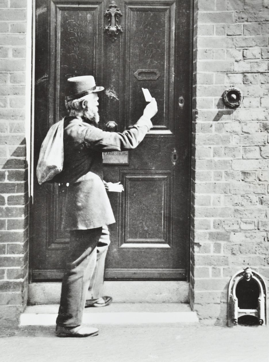 Postino in King William Walk, Greenwich, 1885 da English Photographer
