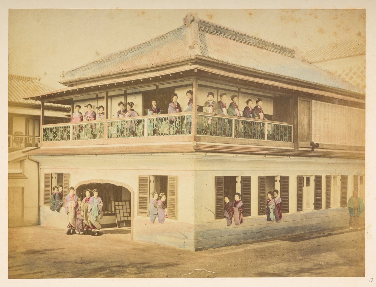 Prostitute al bordello Shinpuro, Takashima-cho, Yokohama, Fotografo: Stillfried, Raimund von Lucas Collezione: Registro fotografico del giro del mondo di Charles James e Morton P, Lucas da English Photographer