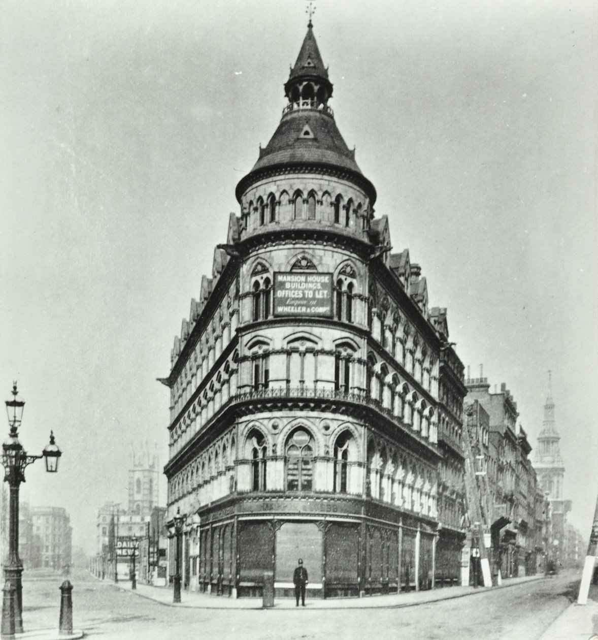 Queen Victoria Street, angolo di Mansion House Street e Queen Victoria Street, Londra, 1880 da English Photographer