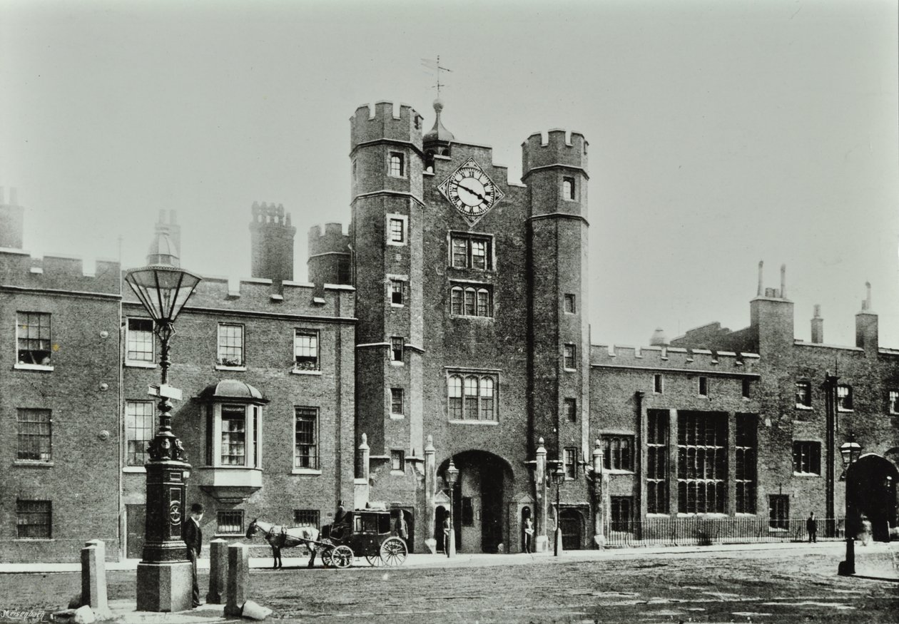 Saint Jamess Palace: vista da Saint Jamess Street, 1896 da English Photographer