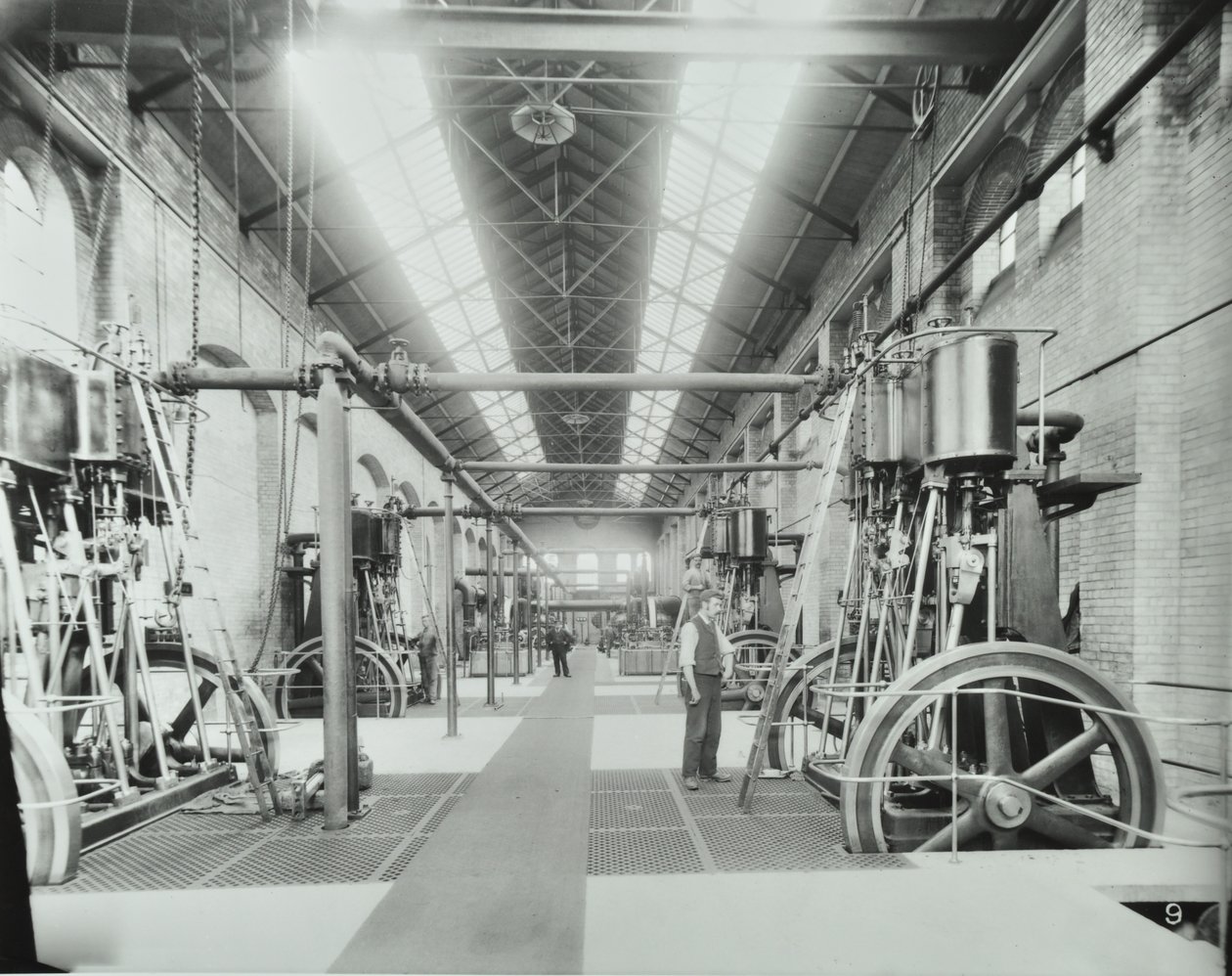 Southern Outfall Sewer, Crossness: interno della sala macchine, 1894 da English Photographer