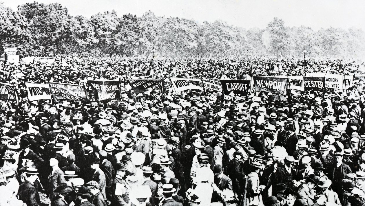 La grande dimostrazione per il voto alle donne a Hyde Park, domenica 12 giugno 1908 da English Photographer