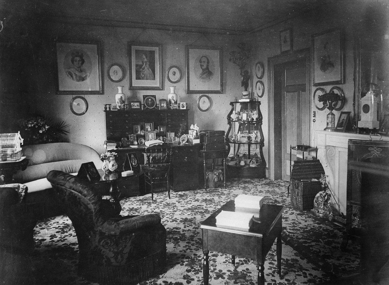 La stanza da soggiorno della Regina, Villa Hohenlohe, Baden-Baden, fine anni 1860 da English Photographer