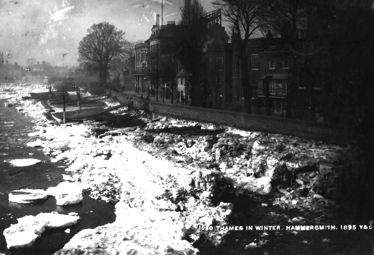 Il Tamigi a Hammersmith in inverno, 1895 da English Photographer