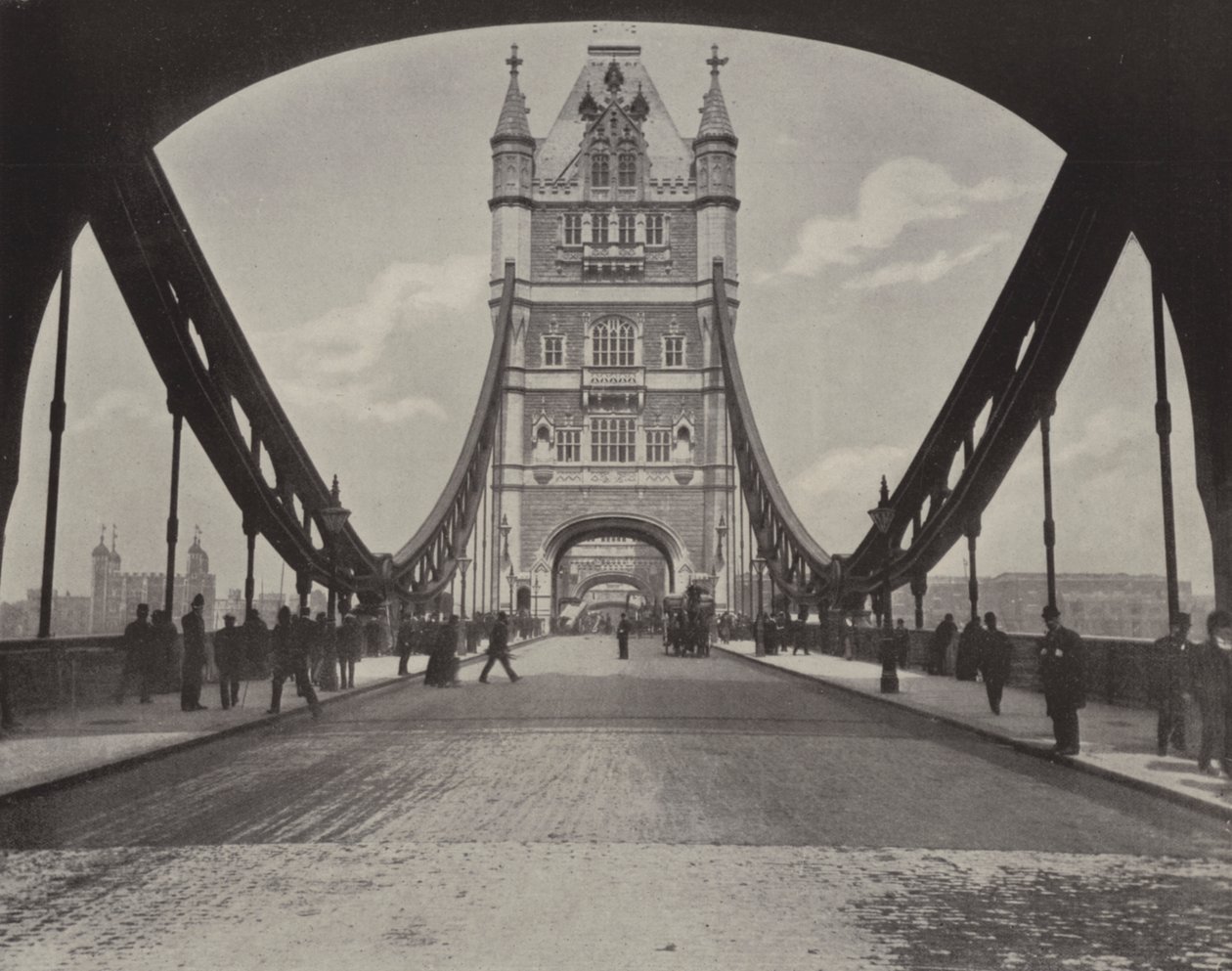 Il Tower Bridge (foto b/n) da English Photographer