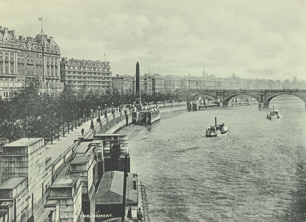 Waterloo Bridge, Victoria Embankment: vista nord da Hungerford Bridge, 1895 da English Photographer