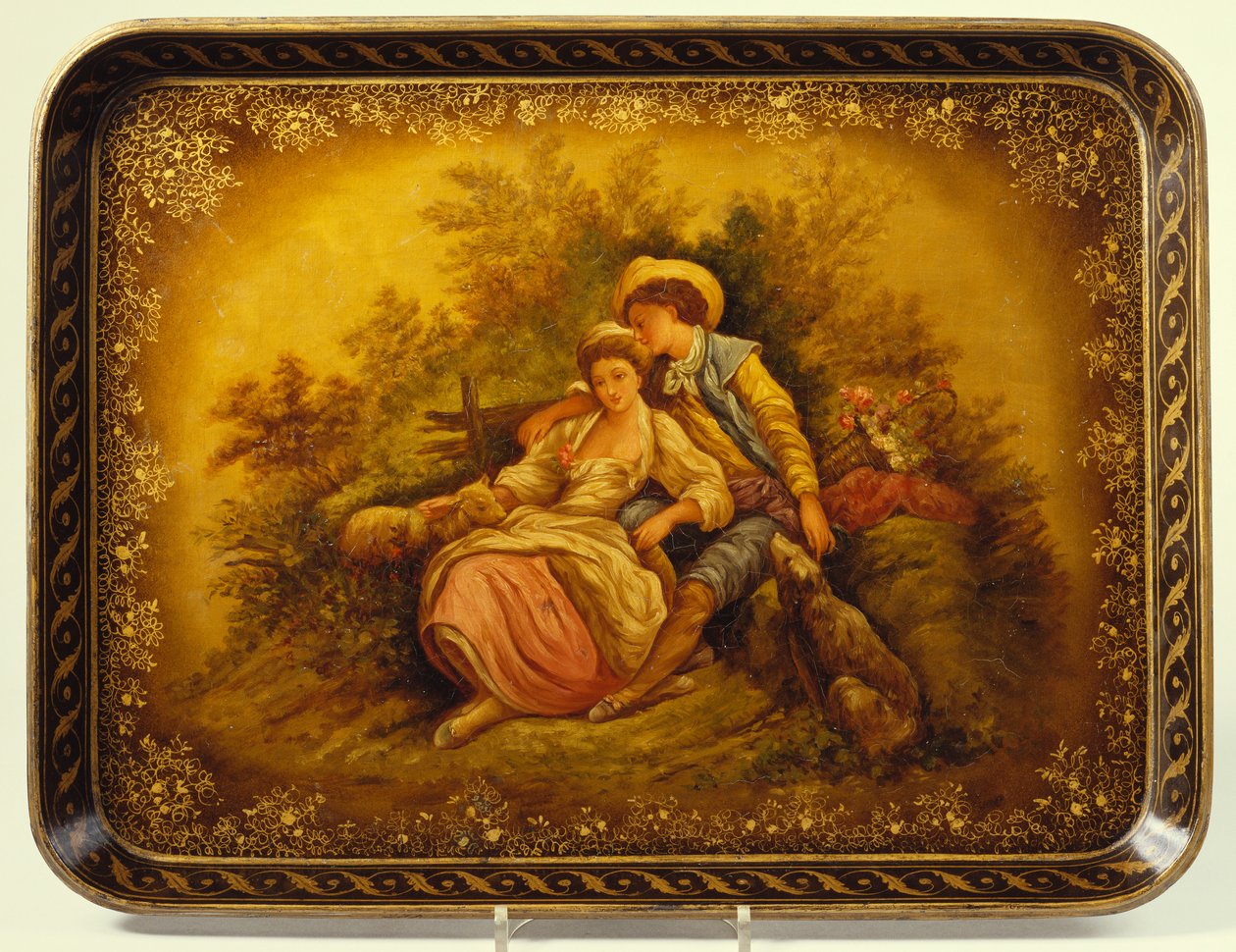 Vassoio in papier-mâché nero dorato e madreperla di epoca vittoriana decorato con una pastorella e un agnello con un giovane uomo da English School