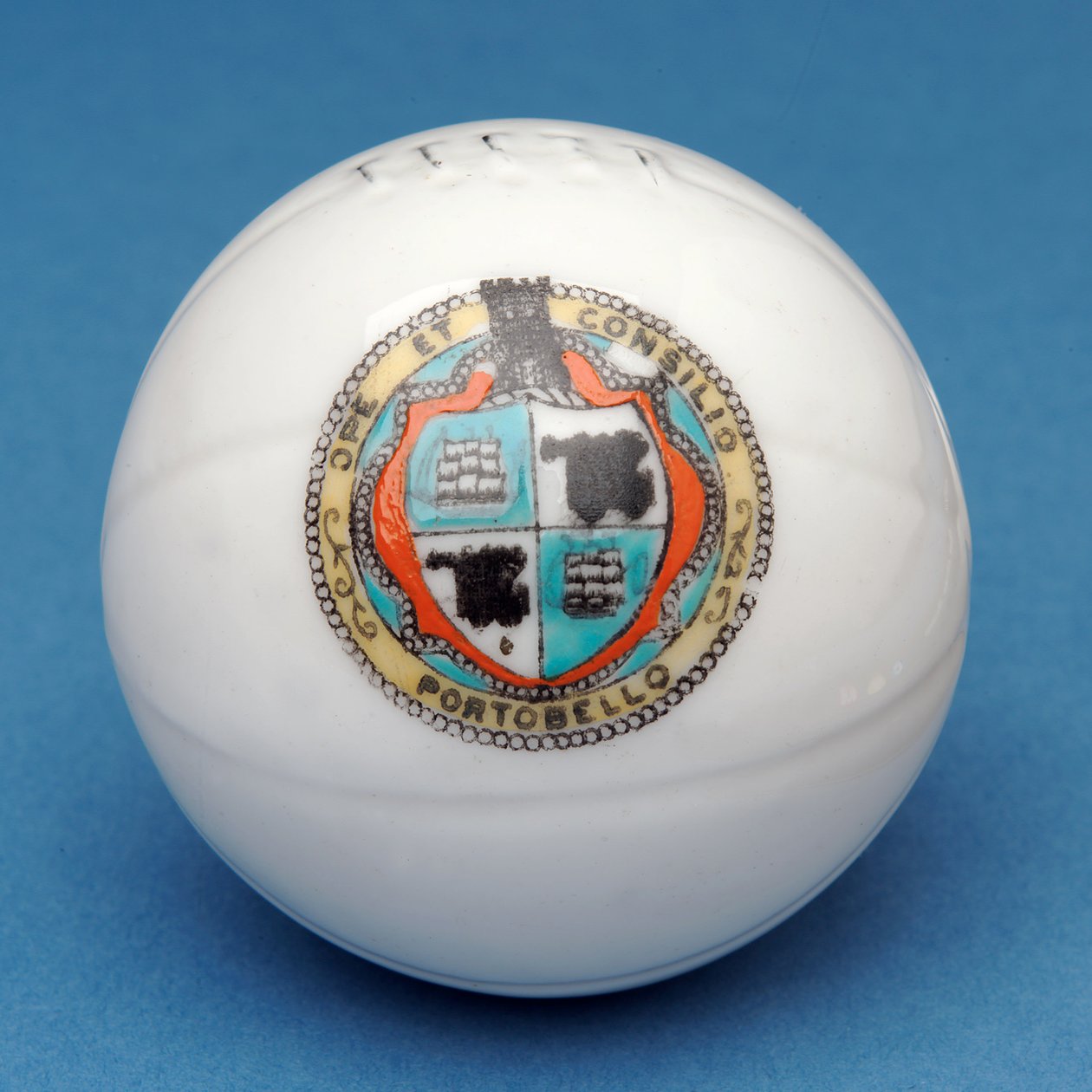 Souvenir araldico miniatura di calcio con trasferimento decorativo dello stemma di Portobello da English School