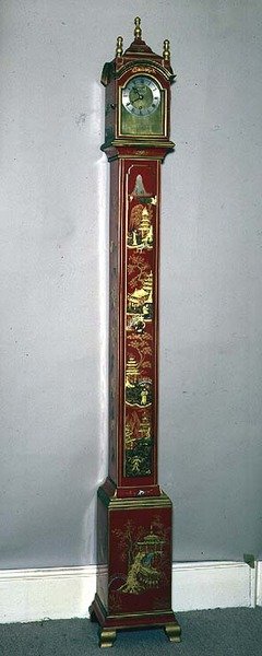 Orologio della nonna, decorato con chinoiserie dorata, cappuccio a cupola e quadrante in ottone di Samuel Short da English School