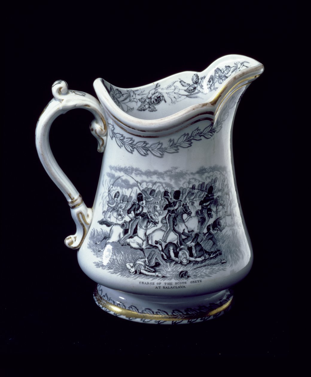 Brocca con una raffigurazione della Carica degli Scots Greys a Balaclava da English School
