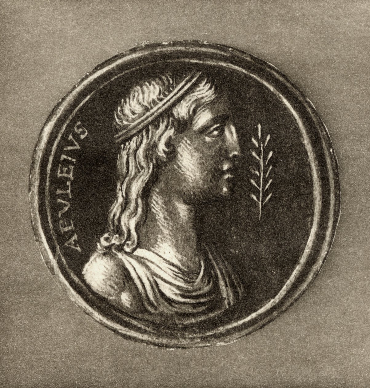 Lucio Apuleio (c.124-c.180 d.C.), dal frontespizio di La Storia di Amore e Psiche di Lucio Apuleio, pubblicato nel 1903 da English School