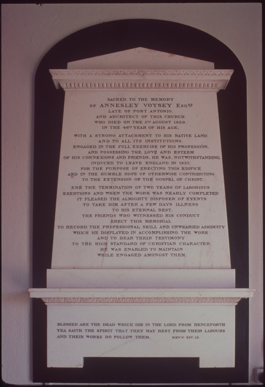 Memoriale a Annesley Voysey da English School