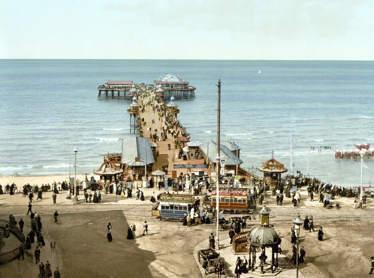 North Pier, Blackpool da English School