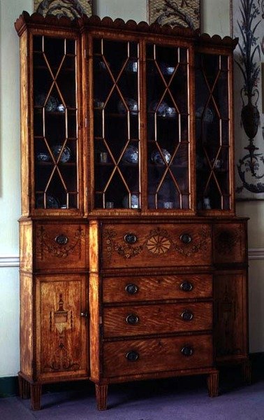 Secretaire dipinto e intarsiato, c.1785 da English School