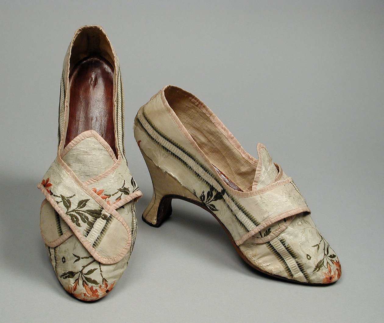 Paio di scarpe da donna, c.1780 da English School
