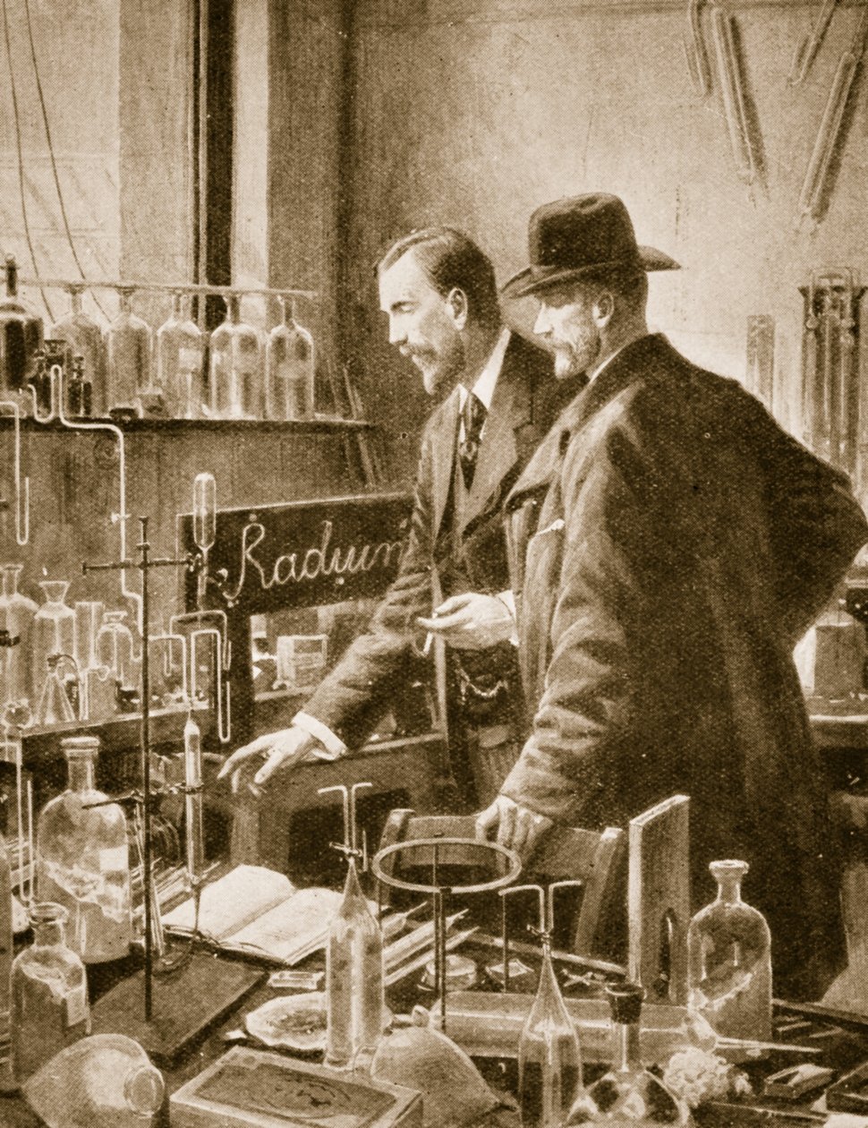 Pierre Curie chiacchiera con Sir William Ramsay da English School