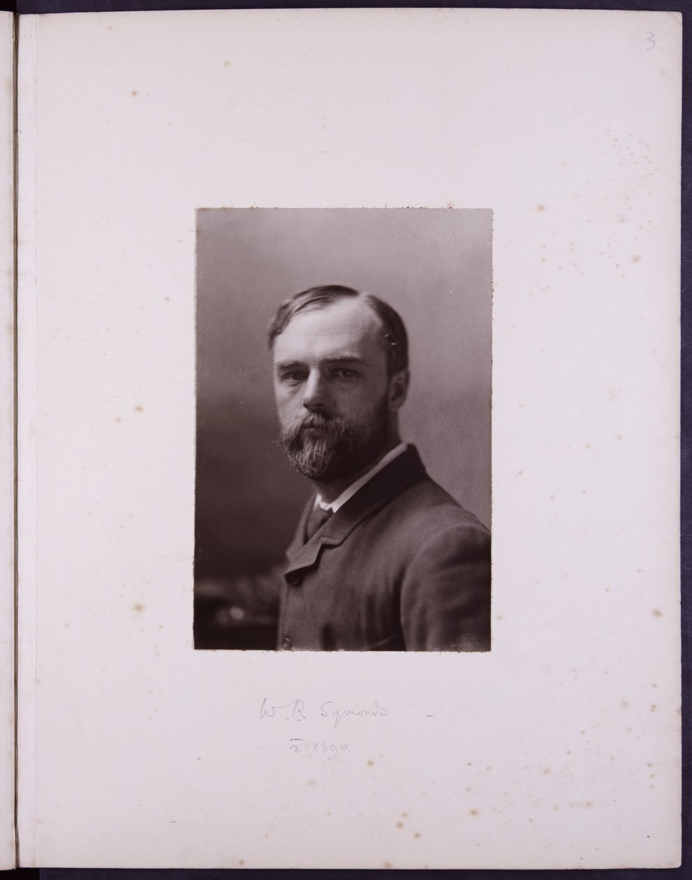 Ritratto di WR Symonds, 1900 circa (foto b/n) da English School