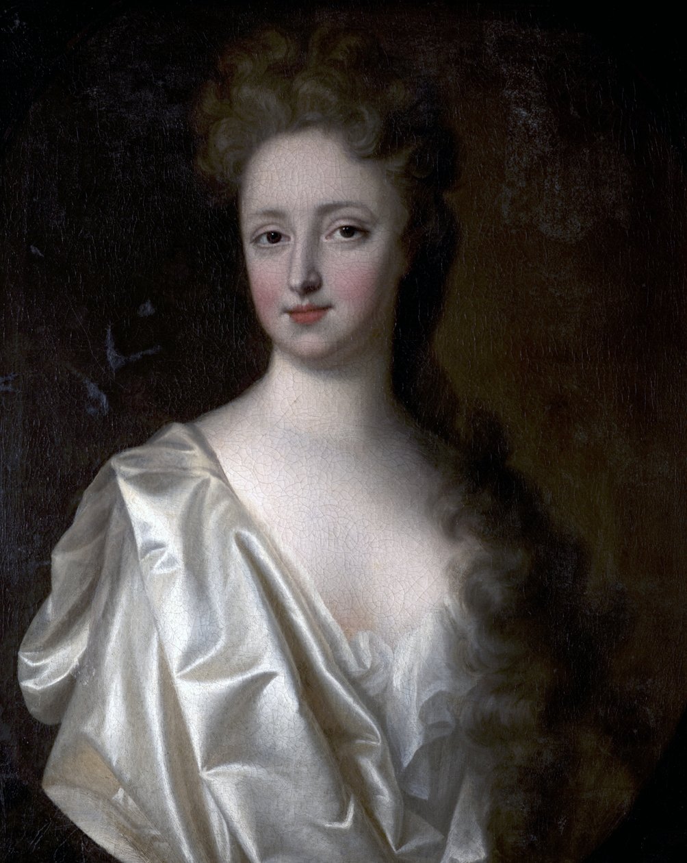 Ritratto di una giovane donna in raso bianco da English School