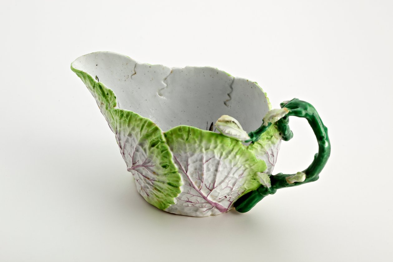 Salsiera di Staffordshire formata da foglie modellate e manico a ramoscello, c. 1749-60 da English School
